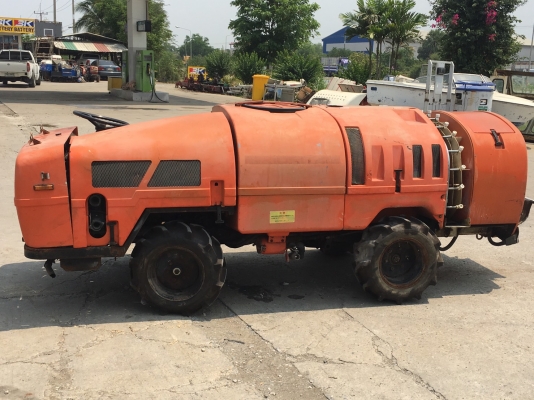 รถฉีดพ่นยา ปุ๋ยหมักอินทรีย์ชีวภาพได้ ยี่ห้อ KYORITSU รุ่น SSV-660F  ขนาด600 ลิตร ขับเคลื่อน4ล้อ เครื่องยนต์ดีเซลKUBOTA 3สูบ