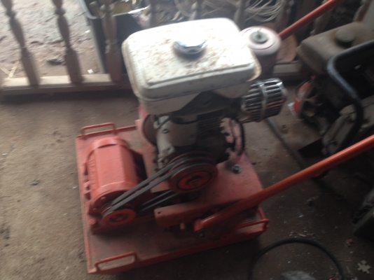 ขายด่วน เครื่องตบดิน เดินตาม  5แรง  ตบ5ตัน  7500