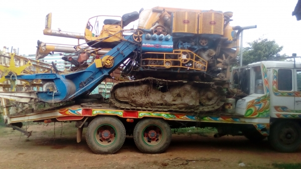 ขายรถเกี่ยวข้าวพร้อมเทรนเลอร์