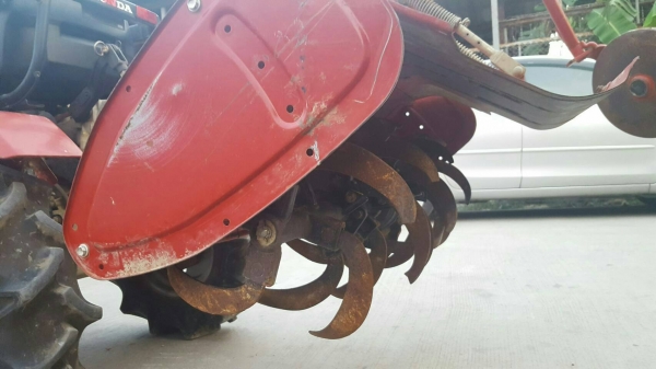 ขายด่วน รถไถ  ตีดิน อเนกประสงค์ ขับเคลือน4ล้อ เลี้ยวได้ อิสระ4ล้อ  สภาพ เก่ายี่ปุ่น  ยี่ห้อ ฮอนด้า ขาย 70000