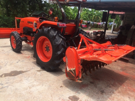 ขายรถไถคูโบต้า L4708 4WD2เพลา ใช้งาน 500 ชั่วโมง สภาพสวยพร้อมใช้ค่ะ พร้อมอุปกรณ์ ใบมีดหน้าและโลเตอร์รี182ใบเต็ม ราคา 438,000 บาท #พร้อมส่งฟรีถึงบ้าน โทรสอบถามได้เลยค่ะ 081-9136451 ขอดูรูปทาง Line:Bow6451 เครื่องดี เกียร์ดี ยางดีทั้ง 4 เส้น ตรวจเชคเรียบร้ ขายรถไถคูโบต้า L4708 4WD2เพลา ใช้งาน 500 ชั่วโมง สภาพสวยพร้อมใช้ค่ะ พร้อมอุปกรณ์ ใบมีดหน้าและโลเตอร์รี182ใบเต็ม ราคา 438,000 บาท #พร้อมส่งฟรีถึงบ้าน โทรสอบถามได้เลยค่ะ 081-9136451 ขอดูรูปทาง Line:Bow6451 เครื่องดี เกียร์ดี ยางดีทั้ง 4 เส้น ตรวจเชคเรียบร้