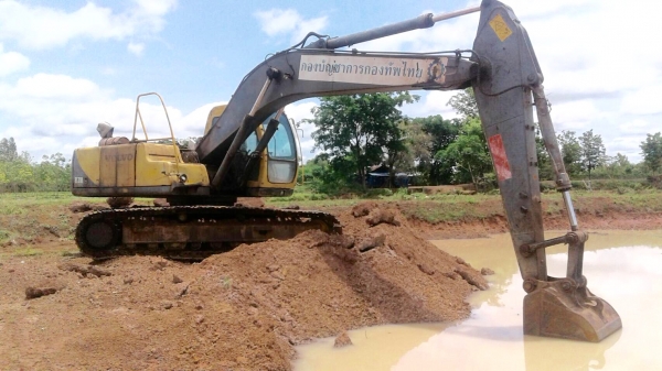 ขาย แบคโฮ VOLVO EC210LC เครื่องดี ปั้มดี ช่วงล่างแน่น ไฟฟ้าครบ เอกสารเล่มทะเบียน รถใช้งานอยู่ ราคาต่อรองได้ครับ