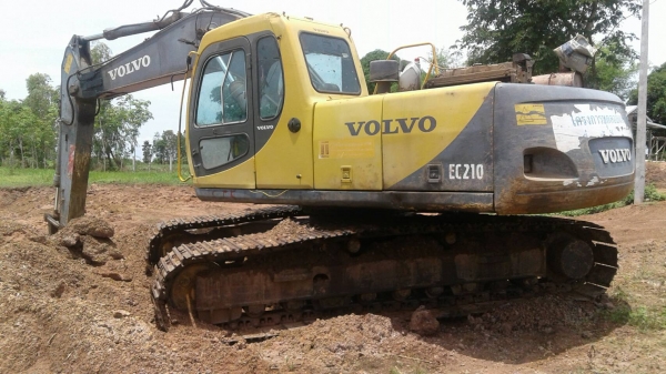 ขาย แบคโฮ VOLVO EC210LC เครื่องดี ปั้มดี ช่วงล่างแน่น ไฟฟ้าครบ เอกสารเล่มทะเบียน รถใช้งานอยู่ ราคาต่อรองได้ครับ