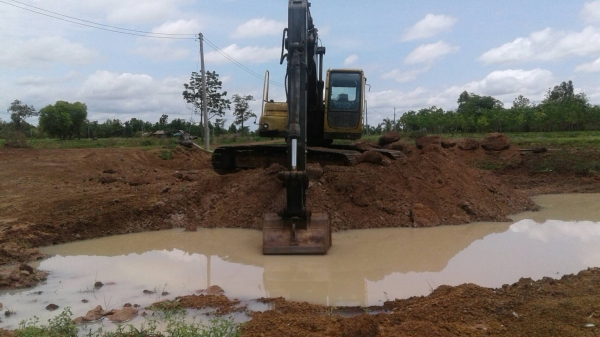 ขาย แบคโฮ VOLVO EC210LC เครื่องดี ปั้มดี ช่วงล่างแน่น ไฟฟ้าครบ เอกสารเล่มทะเบียน รถใช้งานอยู่ ราคาต่อรองได้ครับ