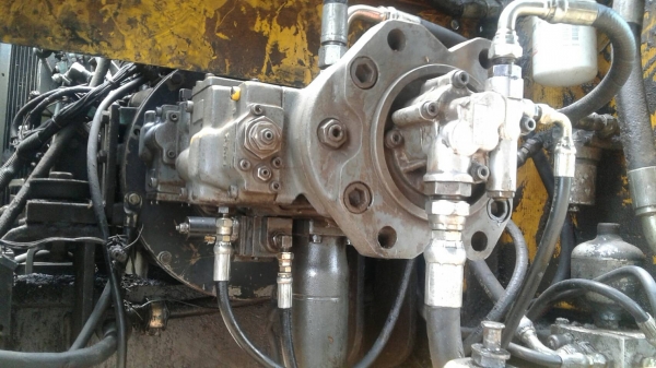 ขาย แบคโฮ VOLVO EC210LC เครื่องดี ปั้มดี ช่วงล่างแน่น ไฟฟ้าครบ เอกสารเล่มทะเบียน รถใช้งานอยู่ ราคาต่อรองได้ครับ