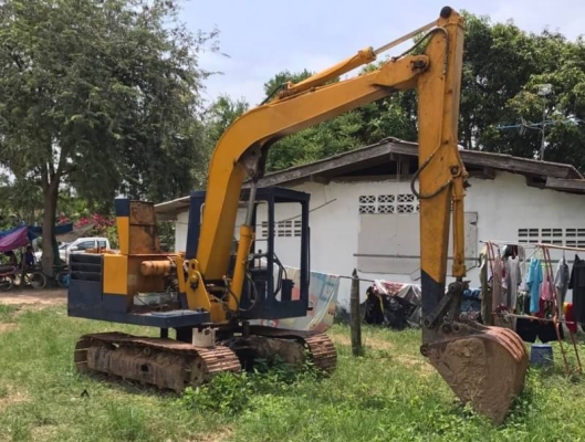ขาย 215,000 บาท KOMATSU PC60-1 (10HT)  เครืองดี ปั้มแรง โช่หนา เอวแน่น เอกสารชื้อขาย  รถอยู่ ปรานบุรี โทร&amp;ไอดีไลน์ 0610710295