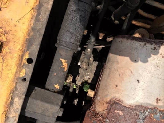 ขาย 215,000 บาท KOMATSU PC60-1 (10HT)  เครืองดี ปั้มแรง โช่หนา เอวแน่น เอกสารชื้อขาย  รถอยู่ ปรานบุรี โทร&amp;ไอดีไลน์ 0610710295