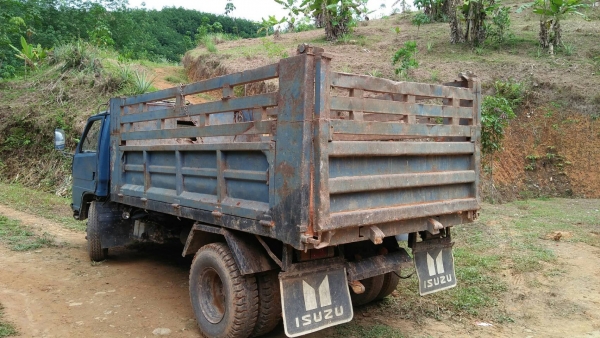รถอีซูซุ 6 ล้อดั้ม NPR 110 แรงม้า. สนใจติดต่อ 081 - 6079515 รถอีซูซุ 6 ล้อดั้ม NPR 110 แรงม้า. สนใจติดต่อ 081 - 6079515