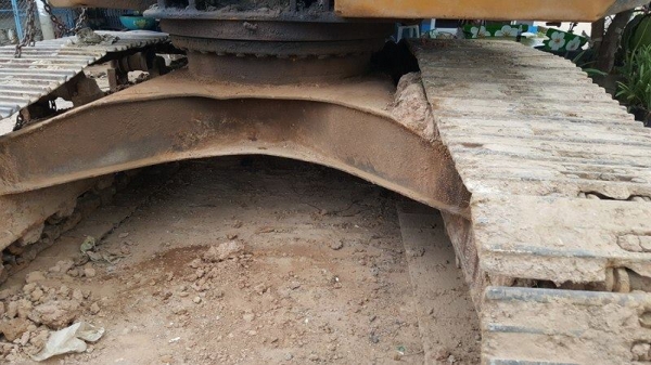 ขายรถขุดแบ็คโค KOMATSU PC200-5เครื่อง6BG1เทอร์โบว์ โซ่ใหม่1เส้น พร้อมใช้งาน ขายรถขุดแบ็คโค KOMATSU PC200-5เครื่อง6BG1เทอร์โบว์ โซ่ใหม่1เส้น พร้อมใช้งาน