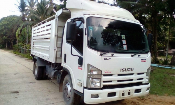 รถอีซูซุ 6 ล้อดั้ม NPR 210 แรงม้า ปี 54. , ( รถวิ่ง 13x,xxx กม. ) สนใจติดต่อ 081 - 6079515