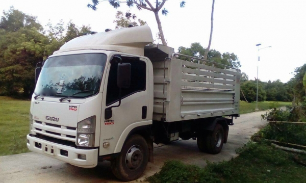 รถอีซูซุ 6 ล้อดั้ม NPR 210 แรงม้า ปี 54. , ( รถวิ่ง 13x,xxx กม. ) สนใจติดต่อ 081 - 6079515