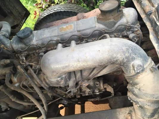 ขายยกชุดรถเกี่ยวข้าวพร้อมเทเลอหรือแยกรถเกี่ยว490000บาทเทเลอ360000บาทเอกสารพร้อมโอน