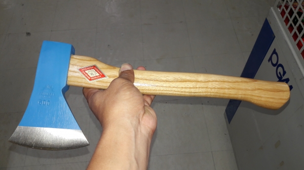 ขายขวานตราตาMade in Germany.ขนาด600กรัมด้ามไม้ใหม่เก่าเก็บคมๆ