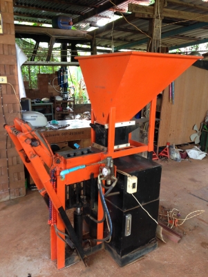 ขายชุดเครื่องอัดอิฐประสานระบบไฮโดรลิค 4 ชิ้น ขายชุดเครื่องอัดอิฐประสานระบบไฮโดรลิค 4 ชิ้น