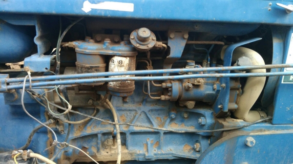 ขายรถไถ FORD 6610 สภาพดีมาก เบียดเบียน 325,000บ. สนใจ 0835601591 หรือ 0903494058