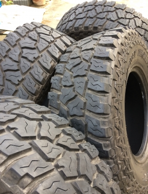 ขายยาง MICKEY THOMPSON 285/75/16 MADE IN USA สวยๆ