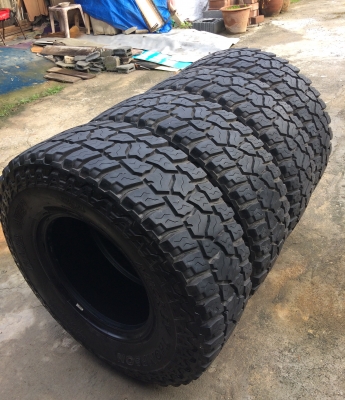 ขายยาง MICKEY THOMPSON 285/75/16 MADE IN USA สวยๆ