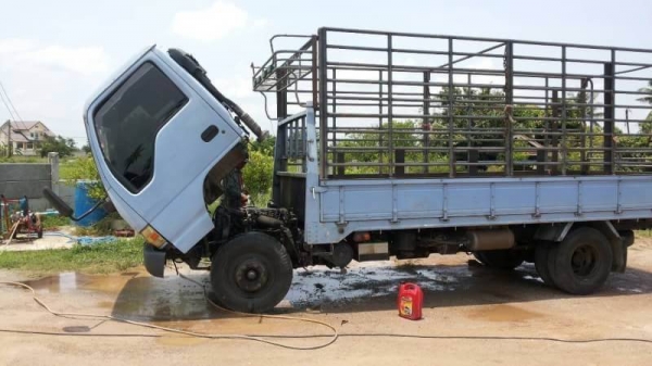 ขาย 395,000 บาท ISUZU NPR66PX5 T ปี 41 เครื่อง 4HF1-120 แรง ยาว 5 เมตร หัวบาง ยางดี คัสชีสวย เอกสารเล่มทะเบียน รถอยู่ ราชบุรี 090-772-3710 090-772-3708 ขาย 395,000 บาท ISUZU NPR66PX5 T ปี 41 เครื่อง 4HF1-120 แรง ยาว 5 เมตร หัวบาง ยางดี คัสชีสวย เอกสารเล่มทะเบียน รถอยู่ ราชบุรี 090-772-3710 090-772-3708