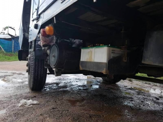 ขาย 395,000 บาท ISUZU NPR66PX5 T ปี 41 เครื่อง 4HF1-120 แรง ยาว 5 เมตร หัวบาง ยางดี คัสชีสวย เอกสารเล่มทะเบียน รถอยู่ ราชบุรี 090-772-3710 090-772-3708