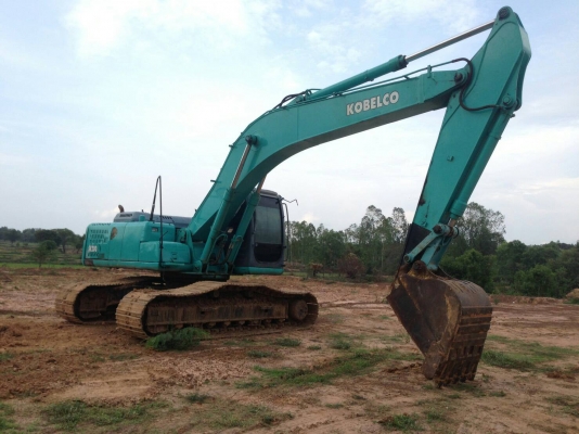 ขาย 985,000 เก่านอก 2 ปี  KOBELCO SK200 MARK 6 YN07 LQC  เครื่องดี ปั้มแรง โช่ใหม่ 2 ข้าง เอวแน่น ไฟฟ้าครบ แอร์เย็น เอกสารอินวอยท์ รถอยู่ สุรินทร์ 090-772-3710 090-772-3708