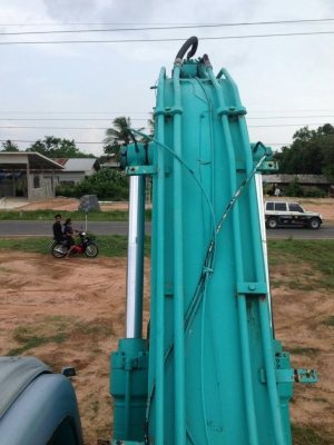 ขาย 985,000 เก่านอก 2 ปี  KOBELCO SK200 MARK 6 YN07 LQC  เครื่องดี ปั้มแรง โช่ใหม่ 2 ข้าง เอวแน่น ไฟฟ้าครบ แอร์เย็น เอกสารอินวอยท์ รถอยู่ สุรินทร์ 090-772-3710 090-772-3708