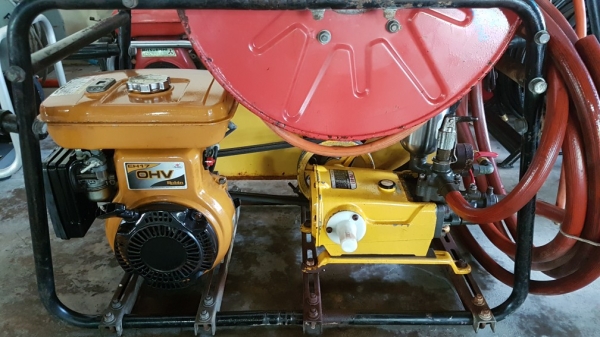 ชุดปั้มอัดฉีดเครื่องยนต์เบนชิล robin 5แรงม้า รุ่นใหม่ ประหยัดน้ำมัน พร้อมปั้มฉีดยา yoshi ขนาด1นิ้ว สภาพสวย สายยาว 100เมตร เก็บสายอัตโนมัติ นำเข้าจากญี่ปุ่น ไม่เคยใช้ในไทย เช็คสภาพพร้อมใช้งาน