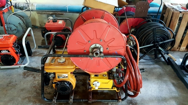 ชุดปั้มอัดฉีดเครื่องยนต์เบนชิล robin 5แรงม้า รุ่นใหม่ ประหยัดน้ำมัน พร้อมปั้มฉีดยา yoshi ขนาด1นิ้ว สภาพสวย สายยาว 100เมตร เก็บสายอัตโนมัติ นำเข้าจากญี่ปุ่น ไม่เคยใช้ในไทย เช็คสภาพพร้อมใช้งาน