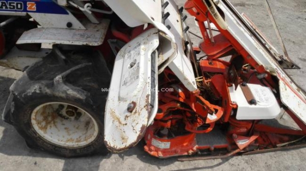 รถเกี่ยวข้าวเดินตาม KUBOTA RA50Z ราคาพิเศษ 15,000 บาท รหัสสินค้า : 81004776 www.nihonmono.com