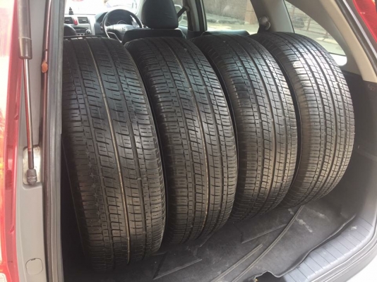 ยาง Dunlop 225 65 17 กลางปี15 ดอกเต็ม เนื้อนิ่มๆ ใช้ยาว ราคาไม่แพง