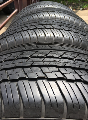 ยาง Dunlop 225 65 17 กลางปี15 ดอกเต็ม เนื้อนิ่มๆ ใช้ยาว ราคาไม่แพง