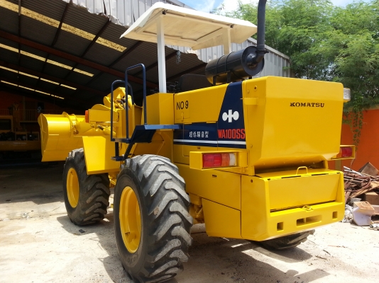 ขายรถตักล้อยาง KOMATSU WA 100-1 รถนำเข้าจากนอกแท้ยังไม่เคยใช้งานในไทยสภาพเต็มทุกอย่างมีเอกสารอินวอยไฟฟ้าครบรถพร้อมใช้ร้านละอองดาวแทรคเตอร์นครชัยศรี