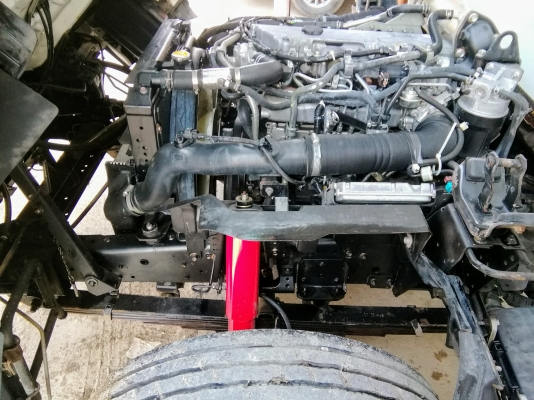 6 ล้อกลาง *EURO.3* ISUZU NQR 175แรงม้า *คอมมอนเรว* ยาว 5.50 ม.* รถสวยเดิม+พร้อมใช้งาน * รถห้างแท้ * มีเล่มพร้อมโอน *