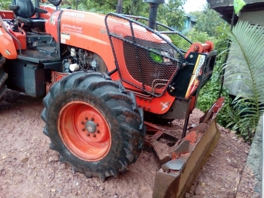 รถไถ KUBOTA M108S  ,  2 เพลา.    สนใจติดต่อ   081 - 6079515