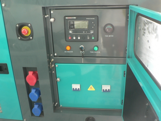 ขายเครื่องปั่นไฟ 40Kไหม่