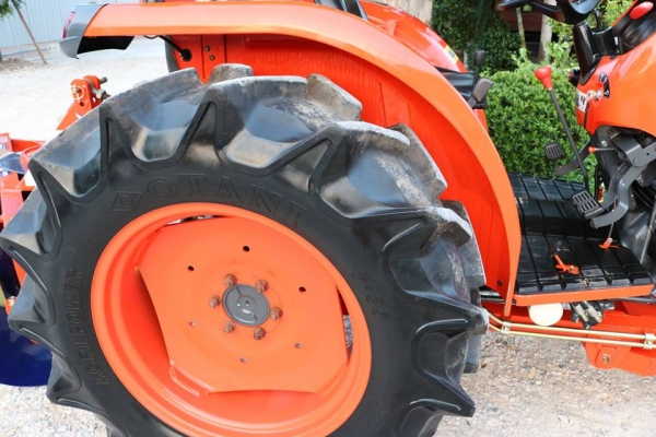 คูโบต้า L4708DT 2 เพลา ทำงาน 573 ชั่วโมง.. เกรด A ชุดดันหน้าใหม่ ผานหลังใหม่ 6X24 CMT ราคา 465000 บาท