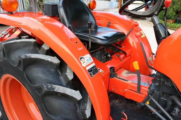 คูโบต้า L3608DT 2 เพลา เกรด A ทำงาน 471 ชั่วโมง ชุดดันหน้าช้าง ผานหลังใหม่ ราคา 335000 บาท