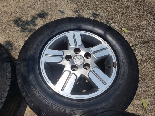 ล้อToyota. วิโก้ขอบ15. 5รูพร้อมยางปี11 ล้อToyota. วิโก้ขอบ15. 5รูพร้อมยางปี11