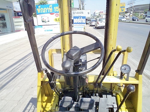 ขายรถยกมิตซูบิชิ 1.5 ตัน  เครื่องเบนซิน  กระบอกคู่  เสาสูง 4 เมตร  ยางตันใหม่  พวงมาลัยเพาเว่อร์  สีเดิมจากนอก นำเข้าจากญี่ปุ่น ใช้งานได้ทันที ราคา140000