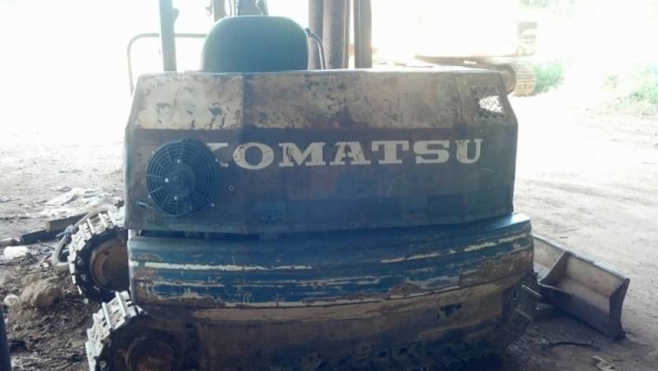 ขาย 175,000 KOMATSU   PC  30-5  เครื่องดีแห้งไม่มีไอ ปั้มแรง โซ่เปลี่ยนใหม่ รถพร้อมลุย  สภาพเก่านอก  รถอยู่ จันทบุรี 090-772-3710 090-772-3708