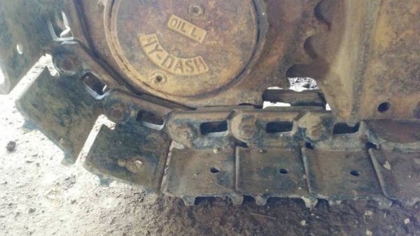 ขาย 175,000 KOMATSU   PC  30-5  เครื่องดีแห้งไม่มีไอ ปั้มแรง โซ่เปลี่ยนใหม่ รถพร้อมลุย  สภาพเก่านอก  รถอยู่ จันทบุรี 090-772-3710 090-772-3708