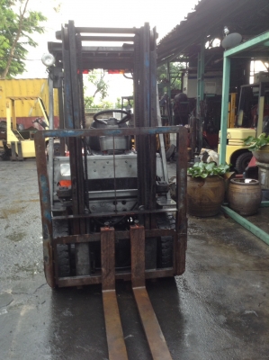 +++ ขายโฟล์คลิฟท์  TOYOTA 6FD15  ขนาด  1.5  ตัน  เครื่องยนต์ดีเซล  เสา  3  เมตร  เกียร์ออโตเมติค  งา 1,070  มม.  ยางตันครับ