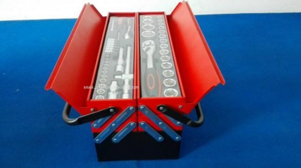 กล่องเครื่องมือ 81 ชิ้น ของใหม่แกะกล่อง ราคา 3,400 บาท รหัสสินค้า : 81004767 www.nihonmono.com