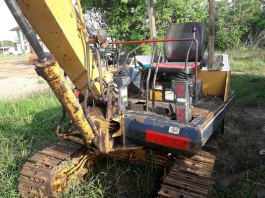 ขาย 175,000 บาท KOMATSU PC 30-5 สภาพสวยพร้อมใช้งาน เครื่องปั้มดี โซ่ช่วงล่างสวย รถใช้งานปกติ เอกสารอินวอย  รถอยู่ จ.มหาสารคาม โทร&amp;ไอดีไลน์ 0610710295