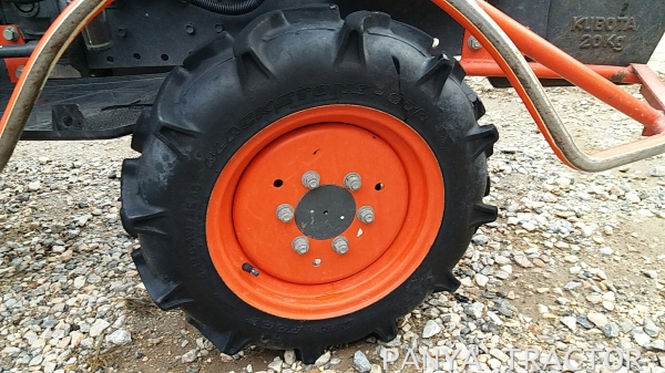 รถเข้าใหม่ ปัญญาแทรคเตอร์ จัดให้.. คูโบต้าB2140พร้อมโครงกันอ้อย สภาพนางฟ้า ราคา 189,000 บ.ทำงาน 207ชม. จัดส่ง อ.ตาคลี จ.นครสวรรค์