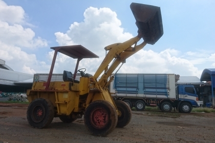 ขายรถตักล้อยาง TCM 820 (ขนาด1คิว)