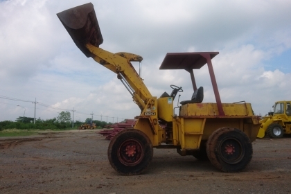 ขายรถตักล้อยาง TCM 820 (ขนาด1คิว)