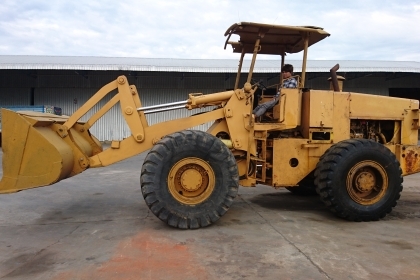 ขายรถตักล้อยาง KOMATSU W90-2 (ขนาดเท่า530 WA300)