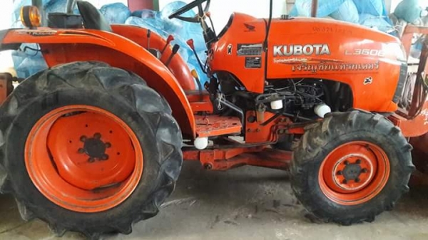 36แรง พร้อมอุปกรณ์ ใบดันดัน ผานหลัง.โรตารี่.ราคา250000 พร้อมเล่ม.. โทร0875511464-0636359242