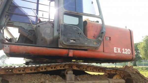 ขายรถแบลคโฮล ฮิตาชิ 120-1 เจ้าของขายเองราคา 480,000 บาท