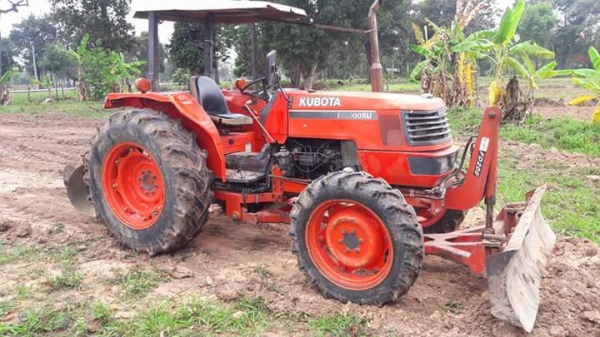 Kubota m5000 ใบดันและผ่านหลัง โรตารี่ เล่มทะเบียน ใช้งานน้อย สวยๆยางใหม่ปั๊มดีเครื่องดี ซื้อไปใช้ได้เลยไม่ต้องซ่อม ราคา 265000.฿.โทรมาครับ 0875511464 dtac 06 3635 9242 ais